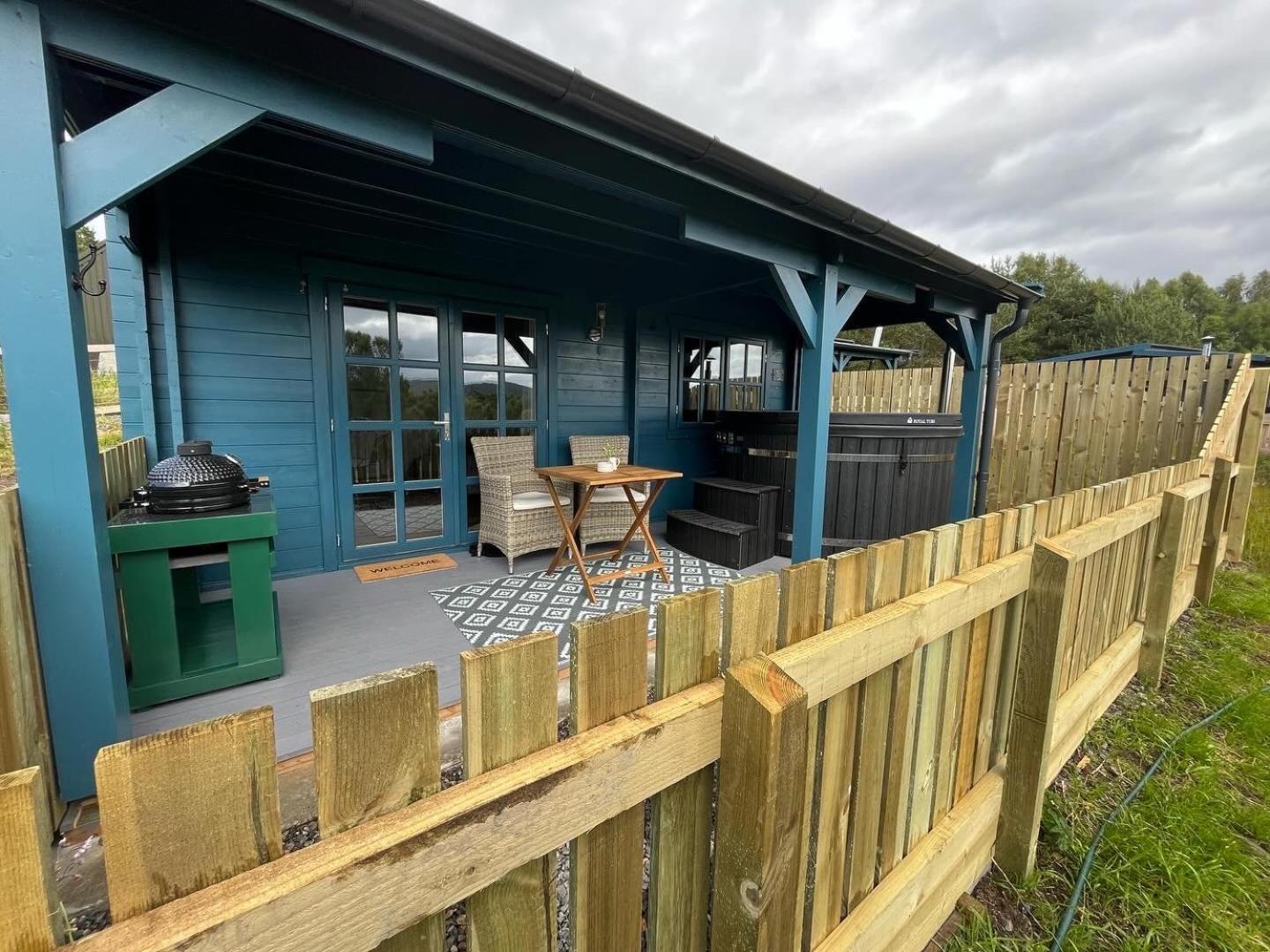Retreat Hot Tub Highland Cabin 因弗内斯 外观 照片