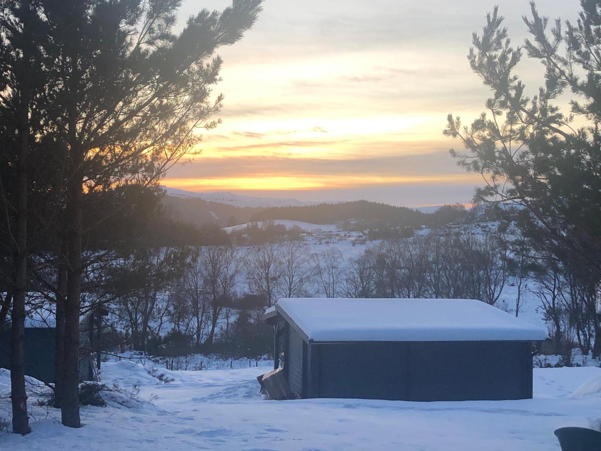 Retreat Hot Tub Highland Cabin 因弗内斯 外观 照片